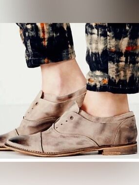 Free People Rogue Taupe Darby Leather Oxfords